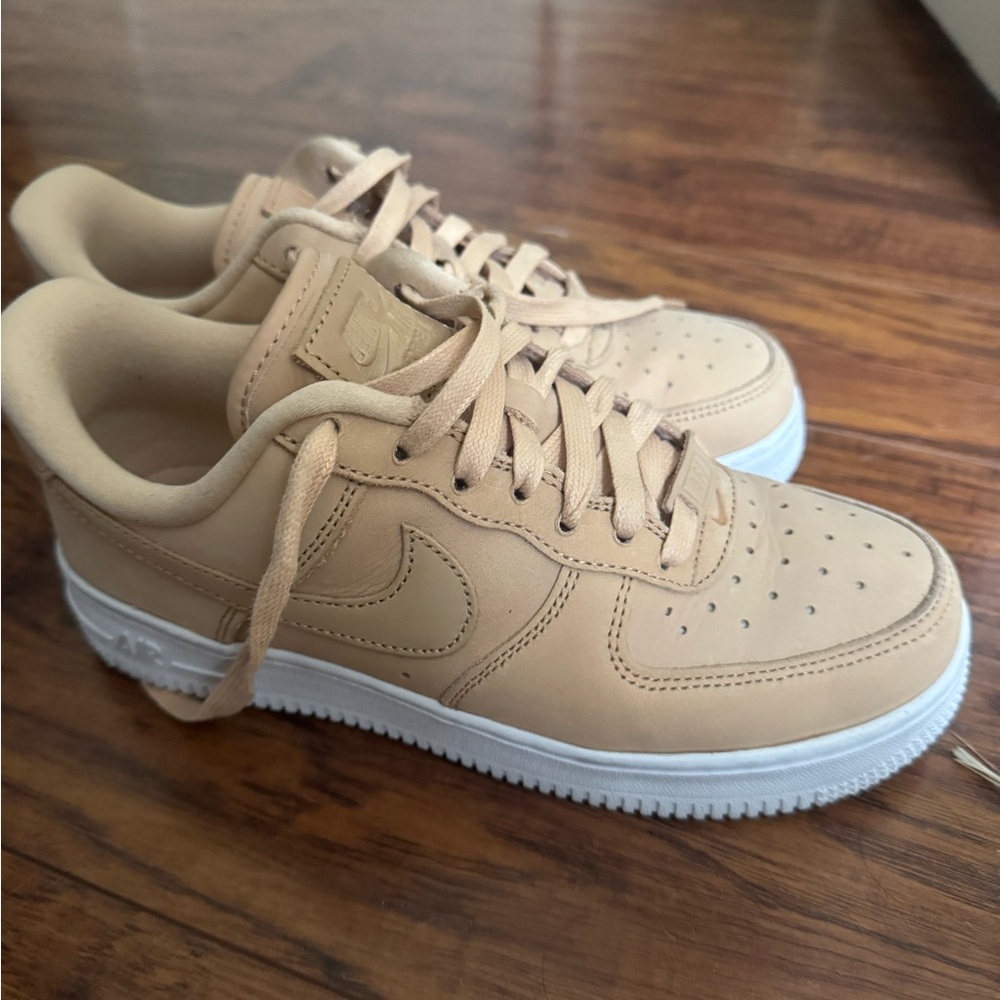 Nike Tan Sneakers